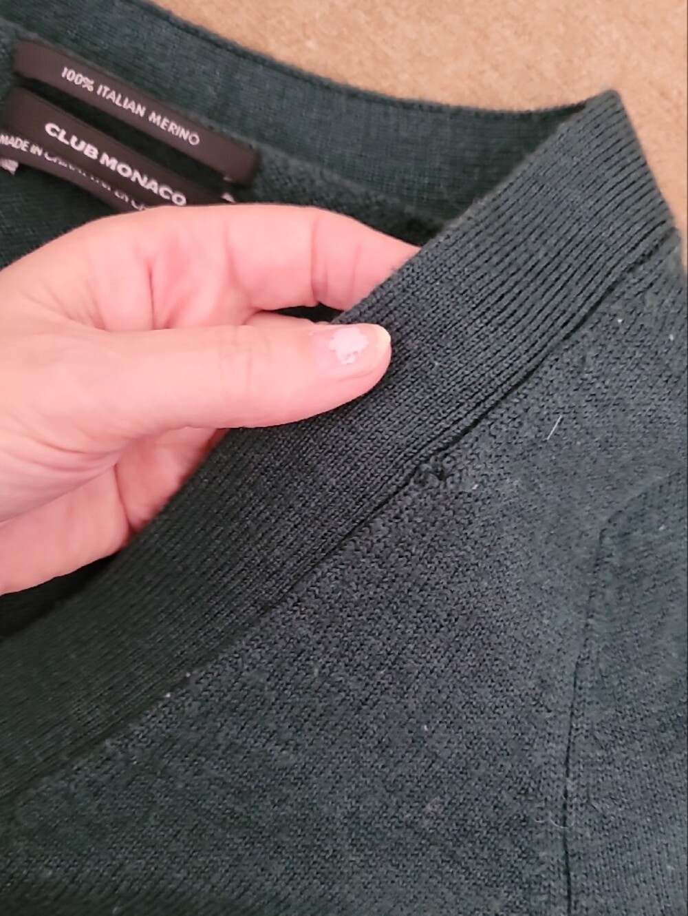 100% Italian Merino Wool Forest Green Button-Front Cardigan - Club Monaco - Picture 15 of 16